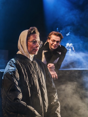 Helsingin Kaupunginteatteri - Status quo - På bilden Alexandra Gustafsson, Alexander Wendelin – Foto Kasper Dalkarl