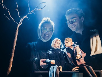 Helsingin Kaupunginteatteri - Status quo - På bilden Alexandra Gustafsson, Alexander Wendelin – Foto Kasper Dalkarl