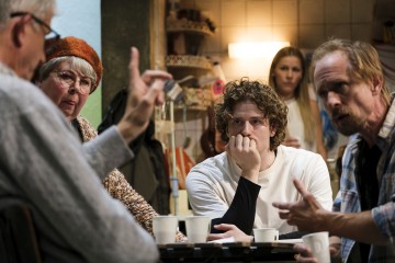Lilla Teatern – De obehöriga – På bilden Joachim Wigelius, Pia Runnakko, Mawlawi Rahem, Aksinja Lommi, Sampo Sarkola – Foto Kasper Dalkarl