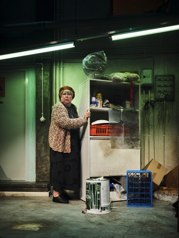 Lilla Teatern – De obehöriga – På bilden Pia Runnakko – Foto Kasper Dalkarl