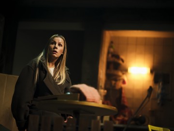 Lilla Teatern – De obehöriga – På bilden Aksinja Lommi – Foto Kasper Dalkarl